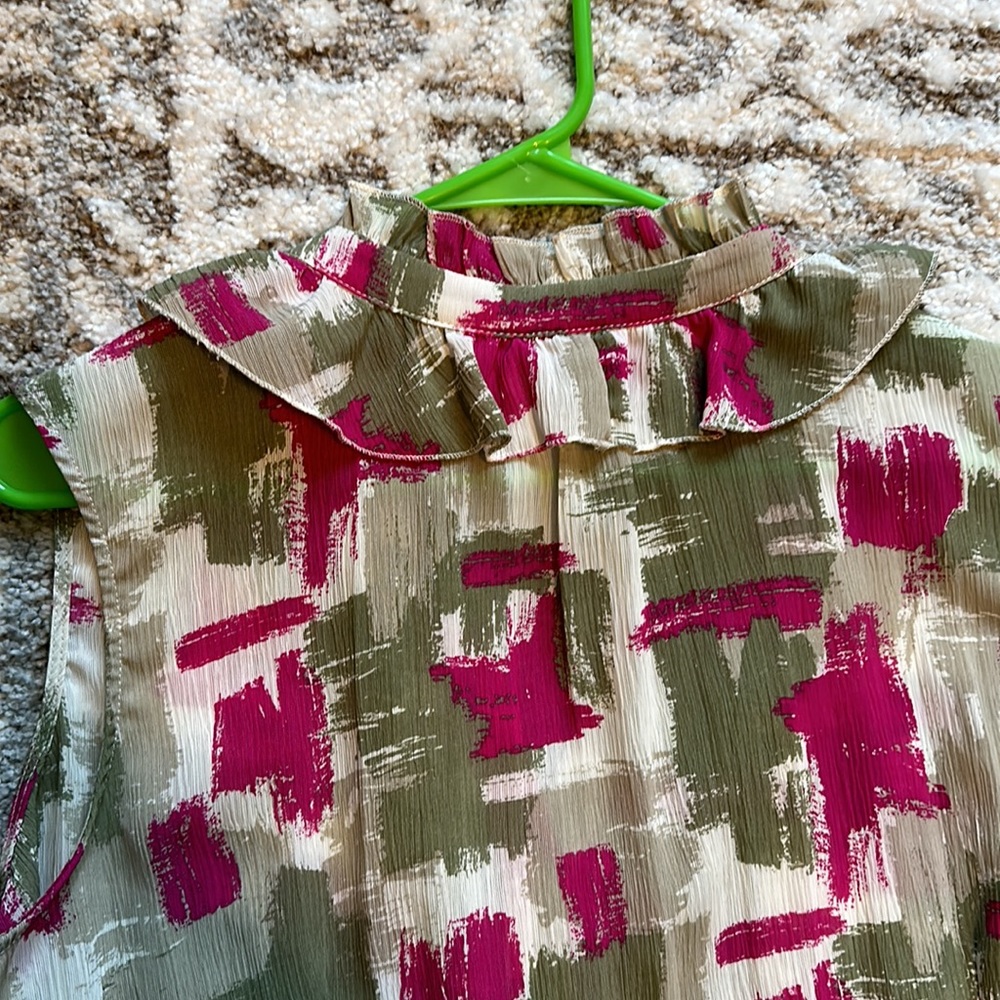 NWOT Ruffled Button Blouse - Picture 7 of 7